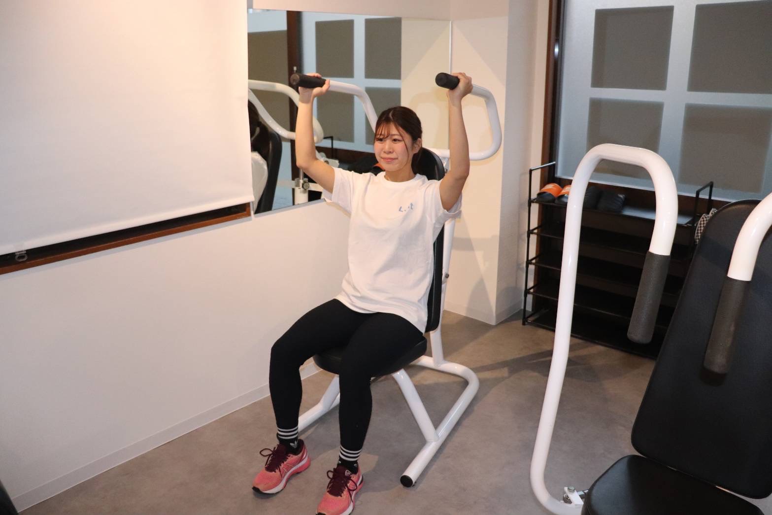 ショルダープレスマシン